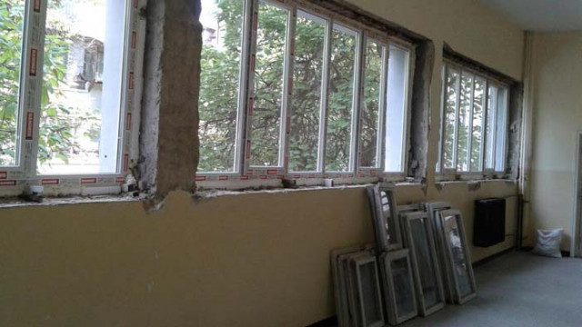 Ремонтират 17 училища във Варна